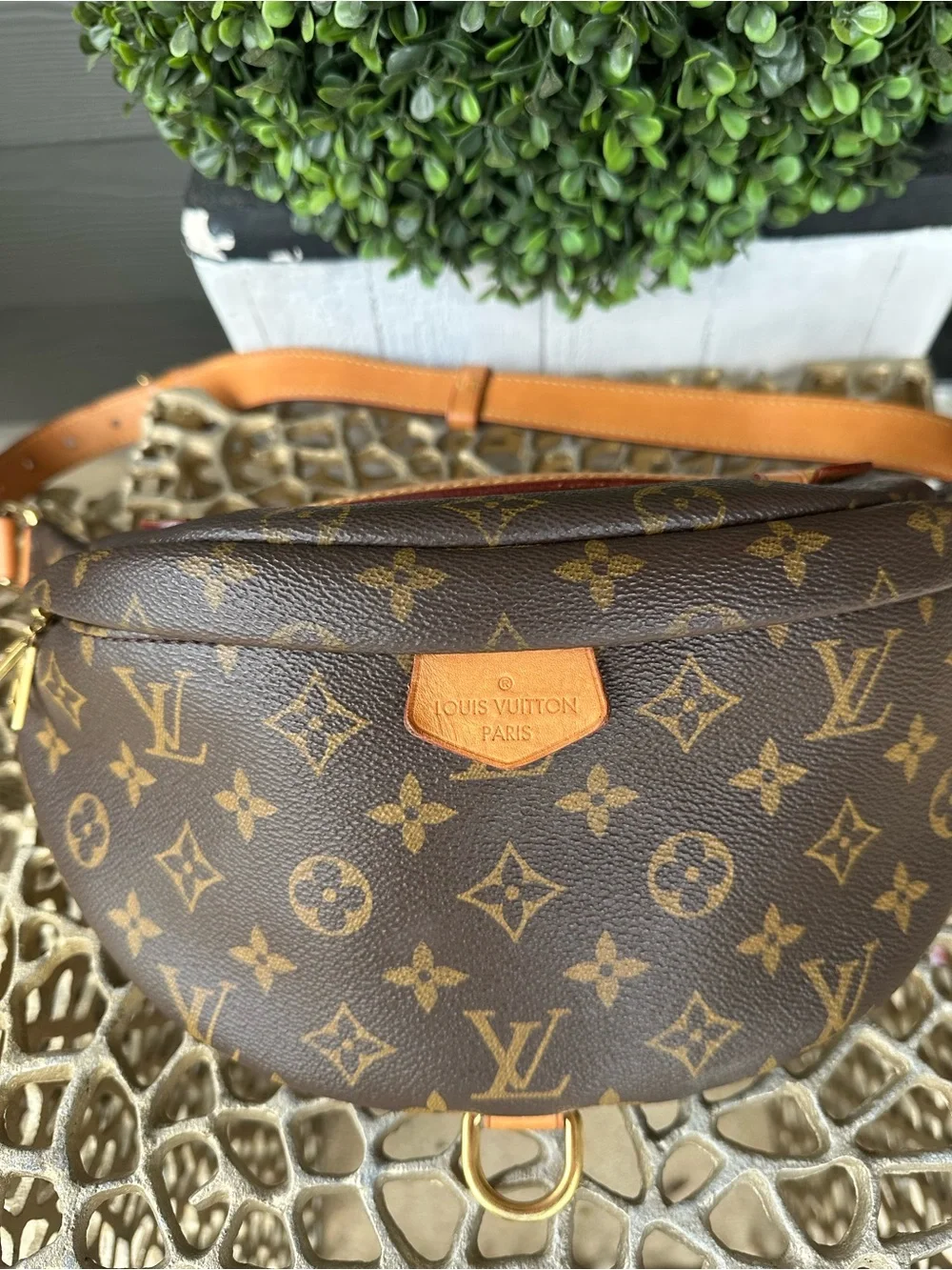 Louis Vuitton Monogram DISCONTINUED Bumbag